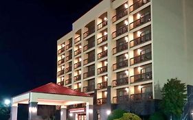 Vista Suites Near Island And Leconte Convention Center